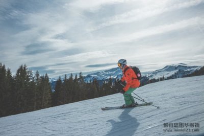 來看啦喂！教你如何選購滑雪服